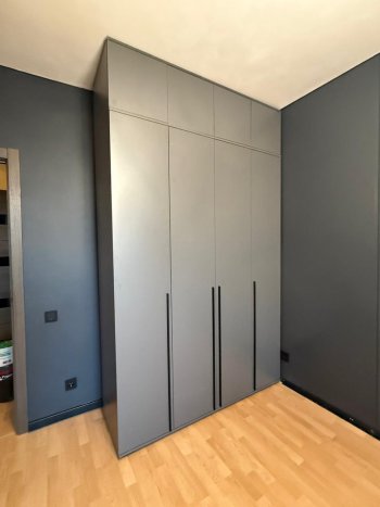 Шкаф 1600 мм 4-х створчатый Норд с антресолью графит (Миф) в Берёзовском - beryozovskij.mebel-e96.ru