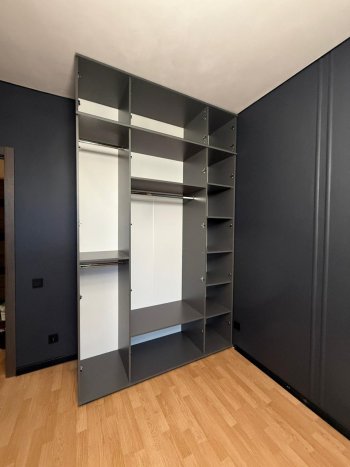 Шкаф 1600 мм 4-х створчатый Норд с антресолью графит (Миф) в Берёзовском - beryozovskij.mebel-e96.ru